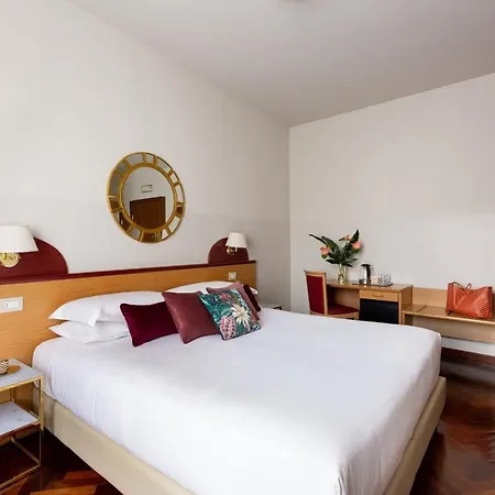 Aramis Deluxe Rooms Florence Exterior photo