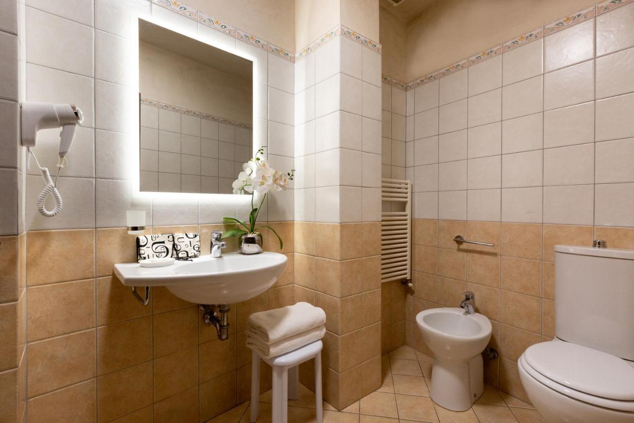 Aramis Deluxe Gasthof 2*
